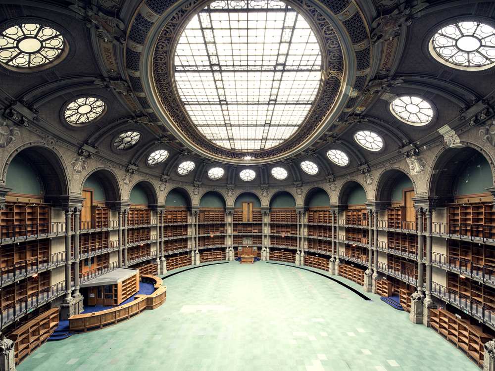 bibliotheque Nationale de france salle ovale paris 1868 europe libraries photo by thibaud poirier - 对称构图的摄影集，呈现欧洲宛如艺术博物馆的图书馆！