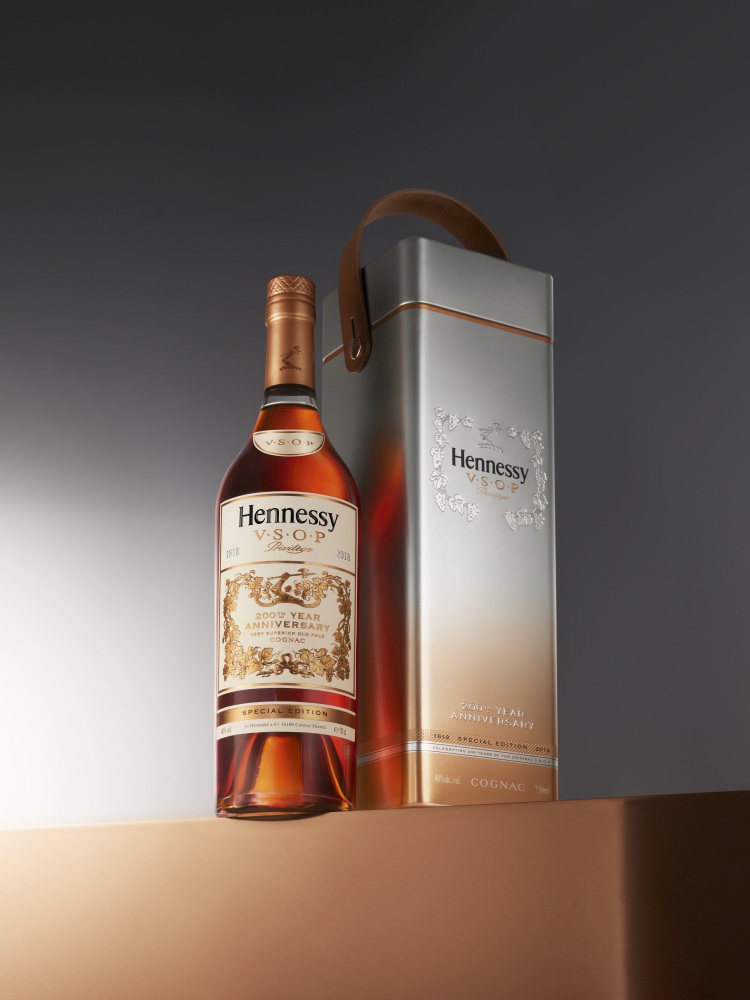 Hennessy 200th Years Anniversary VSOP Product Shot - Hennessy V.S.O.P 200th Anniversary 经典干邑始终如一