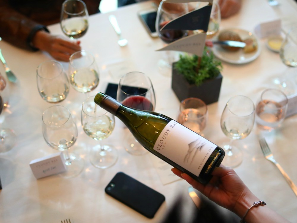 Wine Tasting Food Pairing Cloudy Bay - Cloudy Bay Sauvignon Blanc 2018 白酒中的梦幻极品
