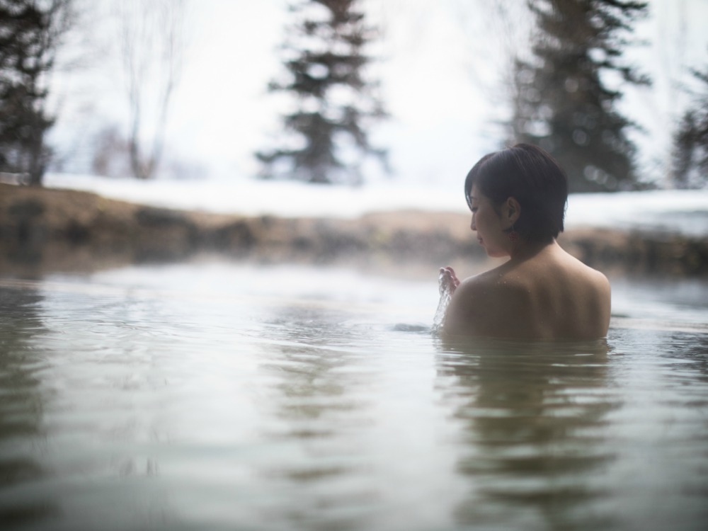 Partake in the ancient wellness tradition of onsen bathing - Niseko Village 北海道二世古：与世隔绝的滑雪天堂