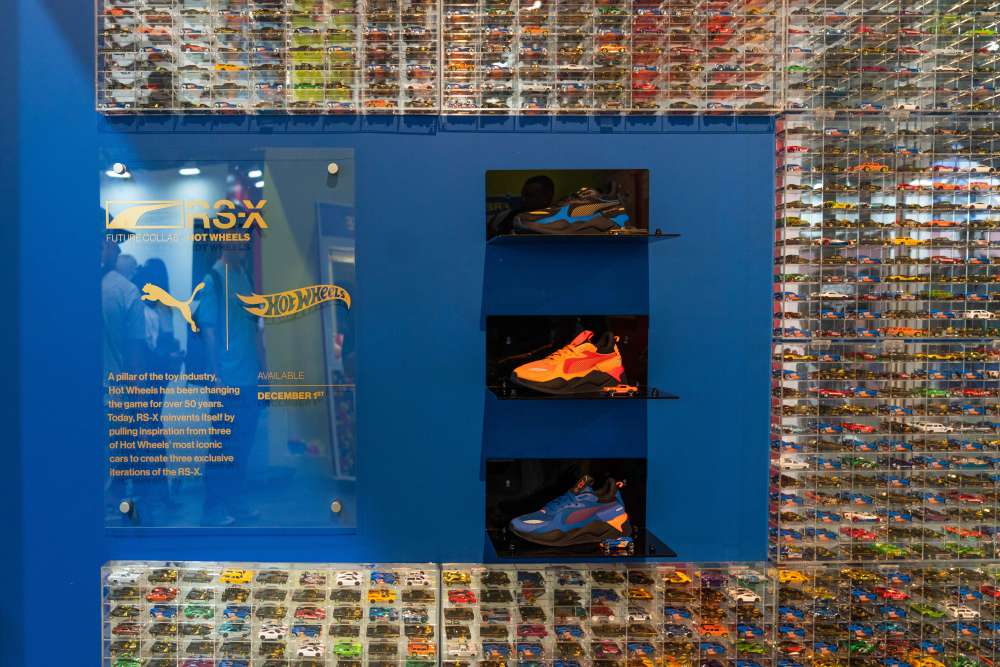 The collection pictured with their Hot Wheels counterpart - Celebrate PUMA 50TH：PUMA x Hot Wheels 联名系列上线