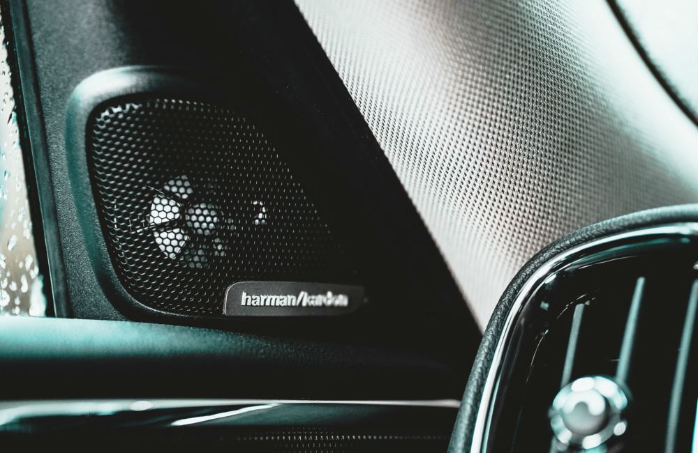 MINI Countryman Hybrid Interior Harmon Karbon - 激动人心的驾驶历程：全新插电式 MINI Countryman