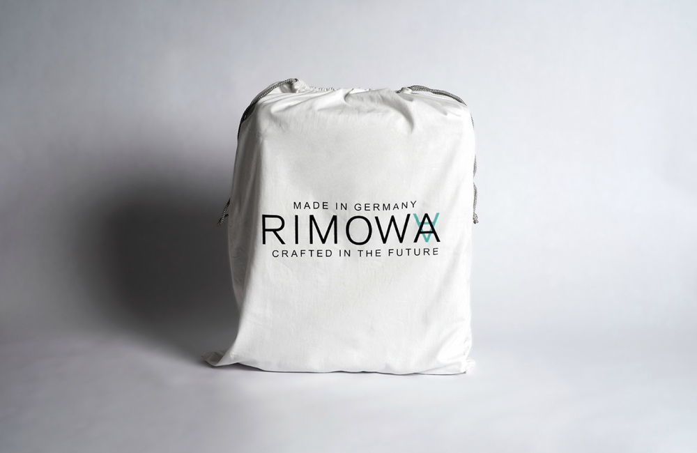 Rimowa x Daniel Arsham Cover Bag - 未来的经典手提箱：RIMOWA x Daniel Arsham携手合作