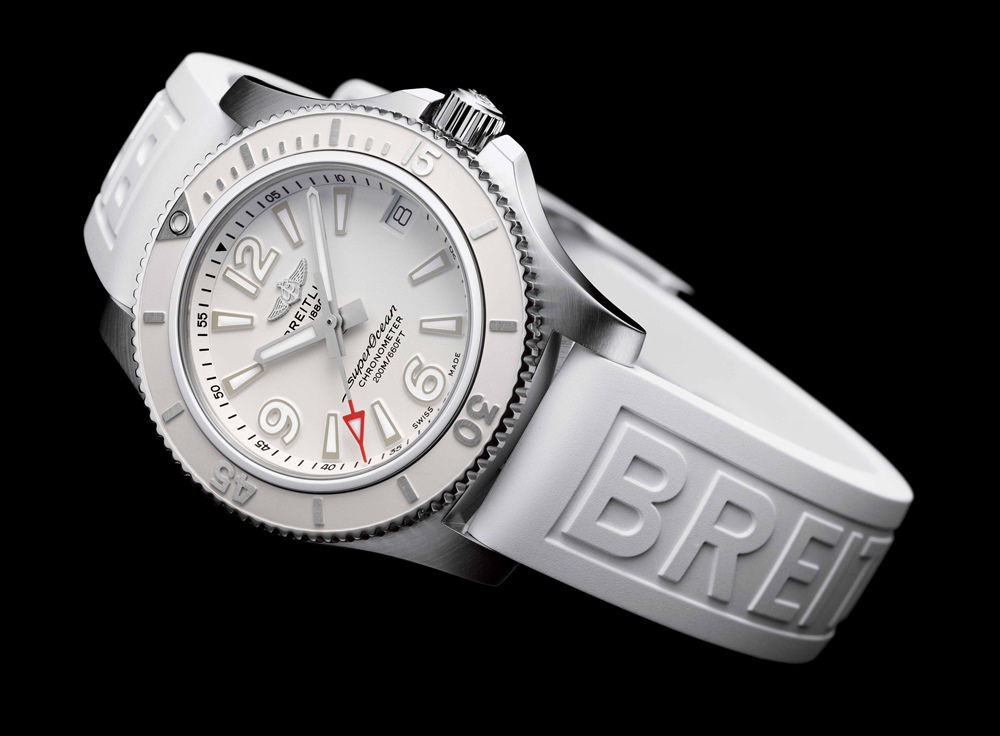 breitling superocean 36 with white dial and white diver pro - 进一步保育海洋！Breitling Superocean Heritage 巴厘岛发布