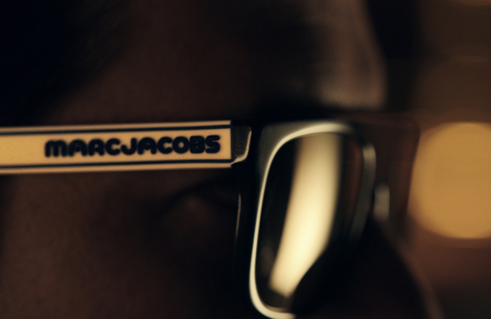 MARK RONSON x MARC JACOBS IN THE NEW MUSIC VIDEO FIND U AGAIN Sunglasses - Mark Ronson佩戴Marc Jacobs与Camila Cabello出镜MV