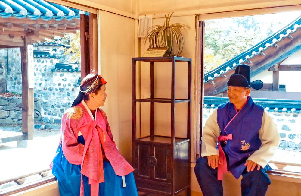 Travelers Stories Kelsey Lo Travelling Korea Mum Dad - 旅游特辑 Traveler's Stories (EP3)：黑白棋Kelsey