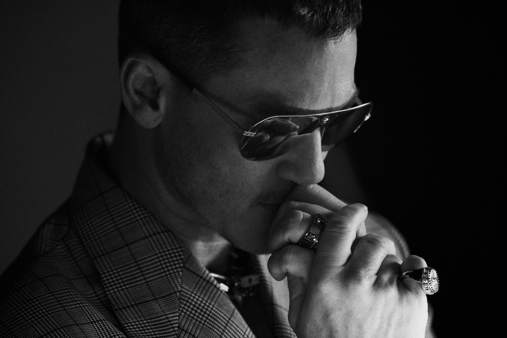 VERSACE EYEWEAR SPECIAL PROJECT WITH LUKE EVANS campaign - Sushi Ryu 精致无菜单料理