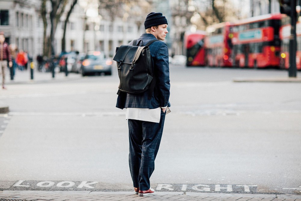 mens backpack street style gentleman - K’s Style: 5款高分男士后背包