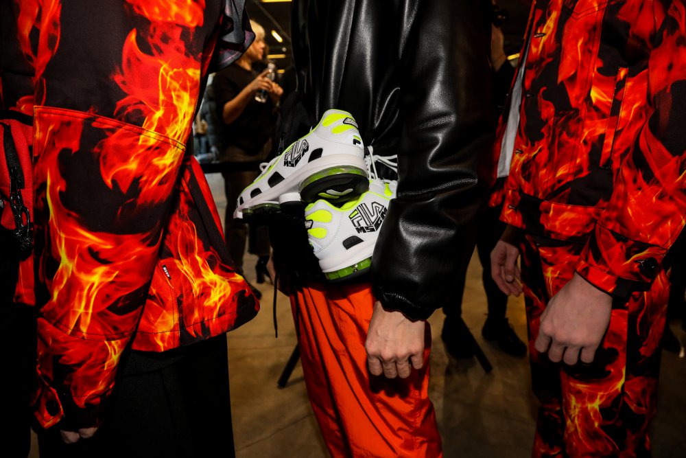 MSGM MENSWEAR FW19 BACKSTAGE fila - 秋冬必入手球鞋：MSGM x FILA 极速运动风