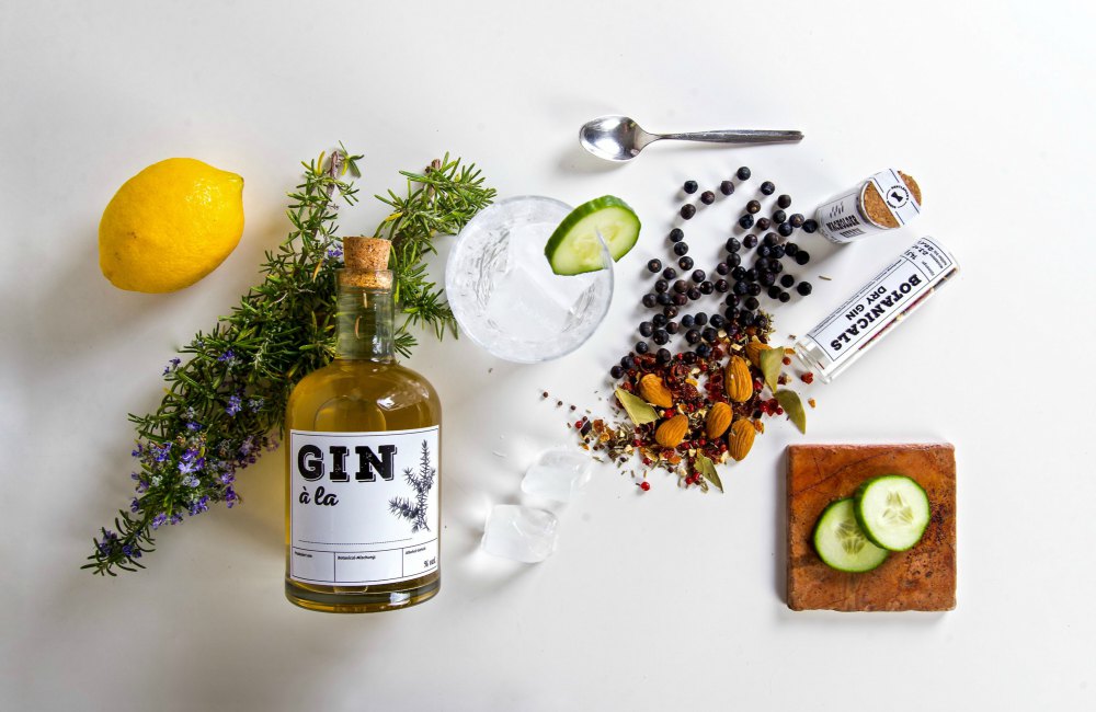 Kingssleeve Feature How to tell Brandy Rum Whisky Gin Gin 1 - K'Talk：掌握烈酒类知识 当个品味俱全的迷人绅士