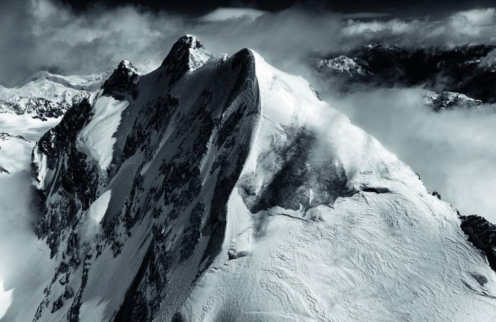 Watchwatches Chopard Alpine Eagle Bernia Mountain Chain - 承家族特色 延经典设计：CHOPARD ALPINE EAGLE