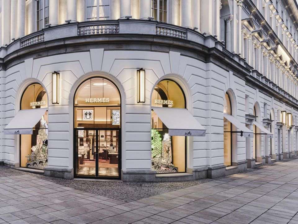 facts about hermes boutique Magasin Varsovie - Hermès 最早并不是做包? 带你认识真正的爱马仕!