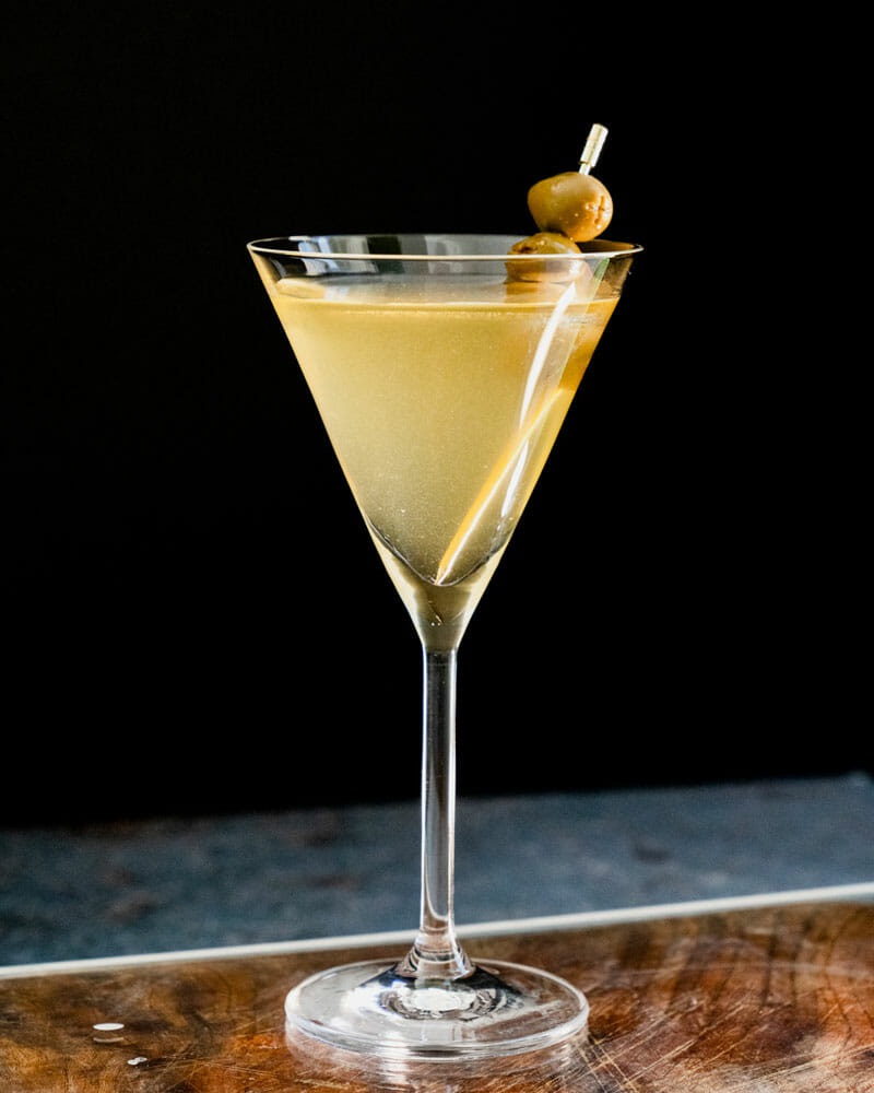 8 types of martini style to try dirty martini  - 8种不同 Martini 风格，点最合口味的！