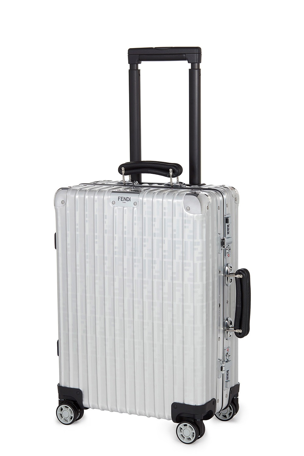 fendi and rimowa suitcase white stand - FENDIxRIMOWA 打造独一无二的终极性铝质行李箱！