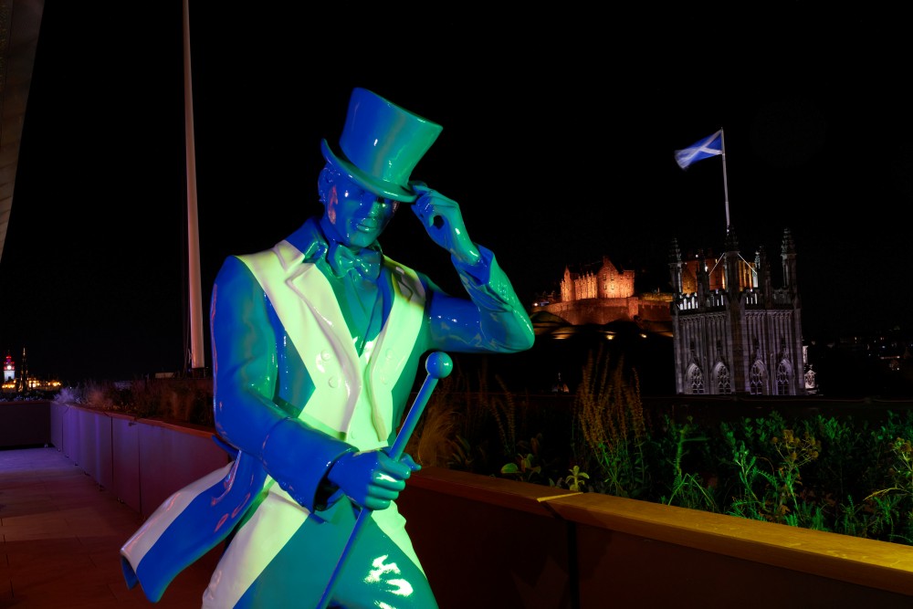 green coffin boy - Johnnie Walker 在爱丁堡开启威士忌游客体验区！
