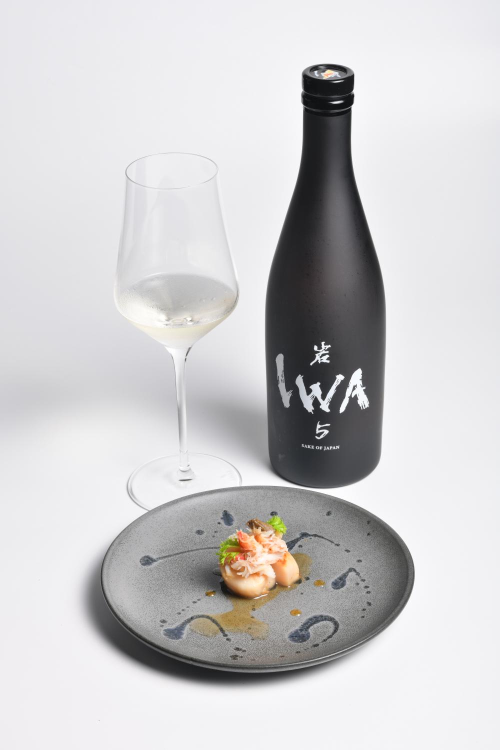 IWA 5 Assemblage 2和TANAKA 1789 x CHARTIER Blend 001在大马正式隆重