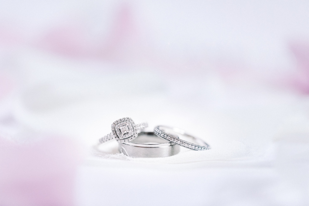 engagement ring buying tips for guys - 如何选购求婚戒指？跟着这6大指南准没错！