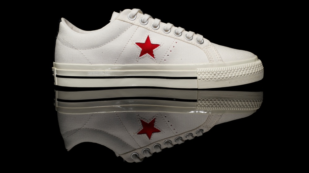 Converse x PLAY Comme des Garcons One Star white side - Converse x PLAY Comme des Garçons One Star 经典帆布鞋的趣味面