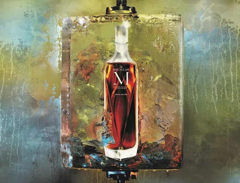 The Macallan M Landscape A Credit Photography by Nick Knight - M Collection 系列威士忌，带你进入 The Macallan 的世界