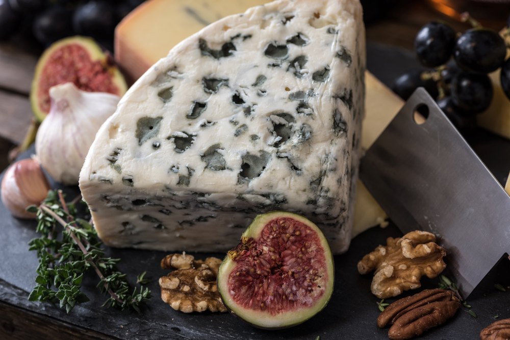 cheese and wine pairing blue cheese - 葡萄酒指南：如何搭配起司和葡萄酒？