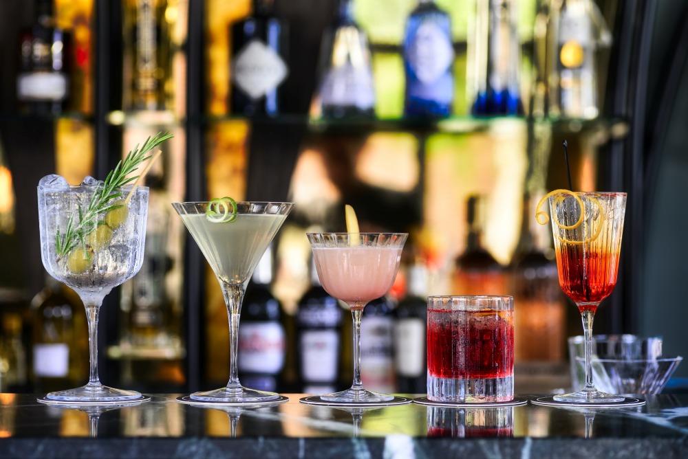 types of cocktails - 酒吧点酒不踩雷：男性、女性，不同酒量适合哪款鸡尾酒？