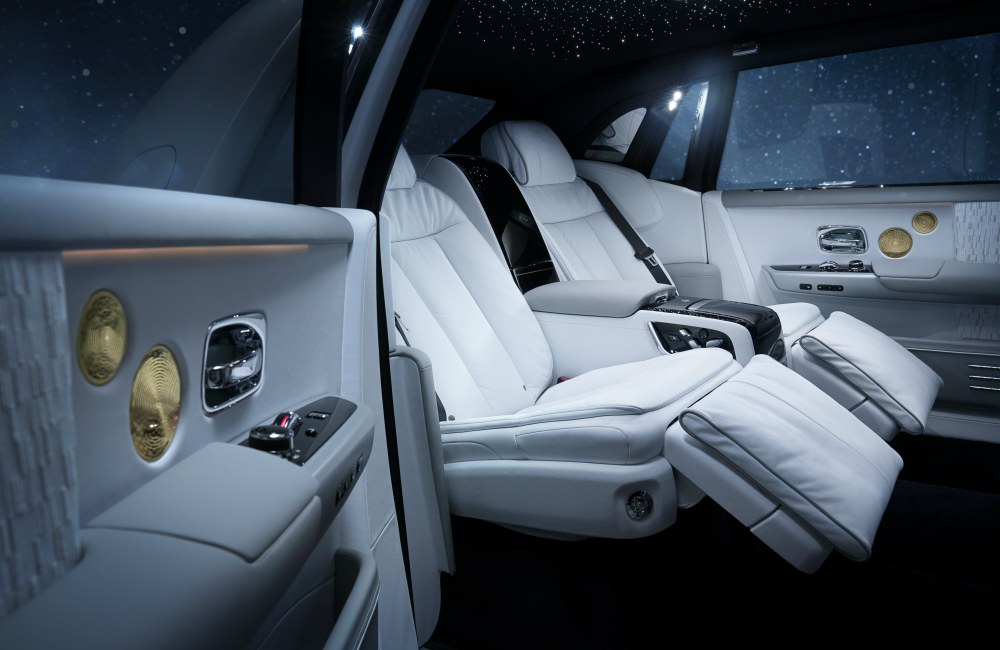 Rolls Royce Phantom Tranquillity Interior Back Seat - 为客户创造无限可能：Rolls-Royce 高级定制车型亮相