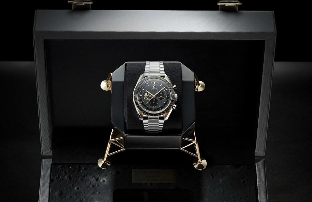 Omega Speedmaster Apollo 11 50th Anniversary Limited Edition Watch Stand - 收藏家还等什么？OMEGA 再发“阿波罗11号”50周年腕表