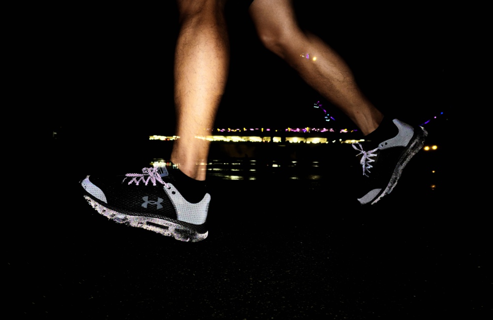 Under Armour HOVR Inifinite Reflect Night Run - 全天候专业跑鞋：Under Armour HOVR Infinite Reflect
