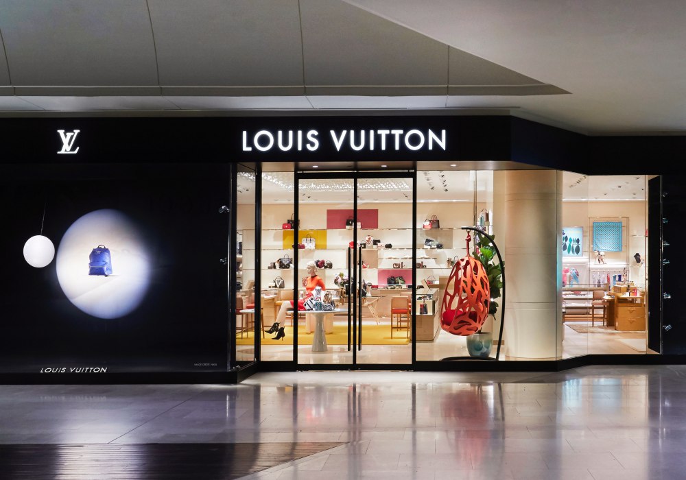 Louis Vuitton Gardens Mall 2019 - 全新时尚体验！Louis Vuitton 隆重再开幕