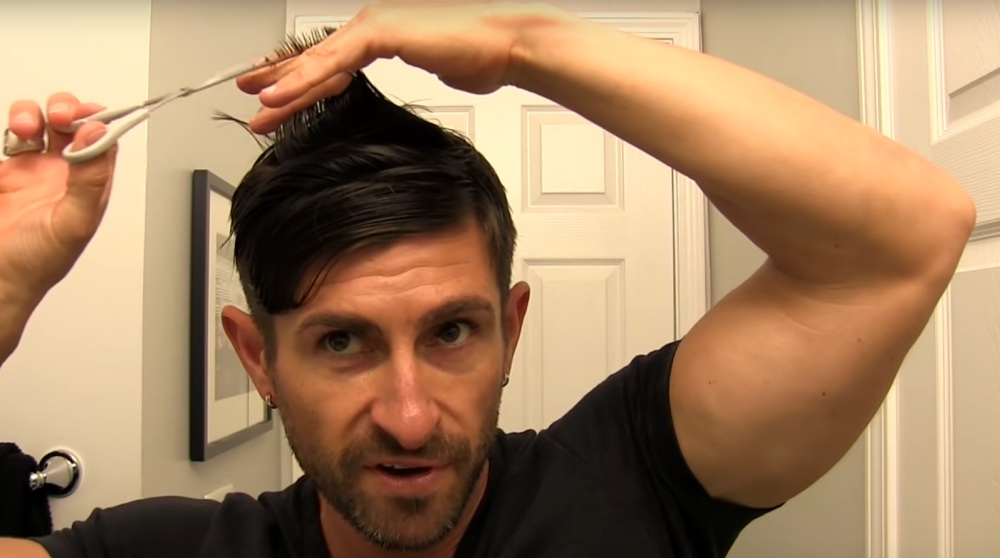 DIY HAIRCUT 001 - 男士们解锁新技能！在家自己剪头发前必看 （注意事项与技巧）