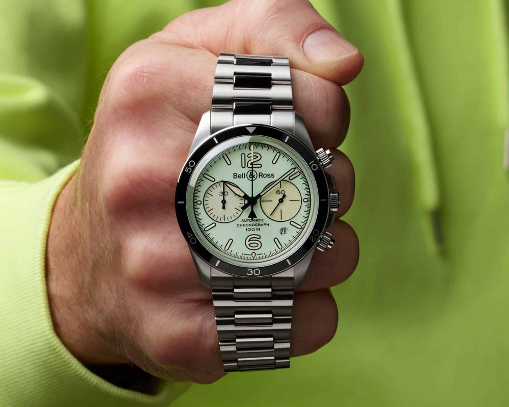 best green dial watches for every budget BR V2 94 FULL LUM - 新手、资深玩家皆可入手！各预算内值得一看的 12款绿面腕表