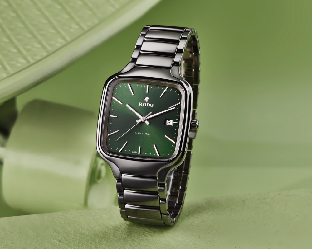 best green dial watches for every budget rado true square - 新手、资深玩家皆可入手！各预算内值得一看的 12款绿面腕表