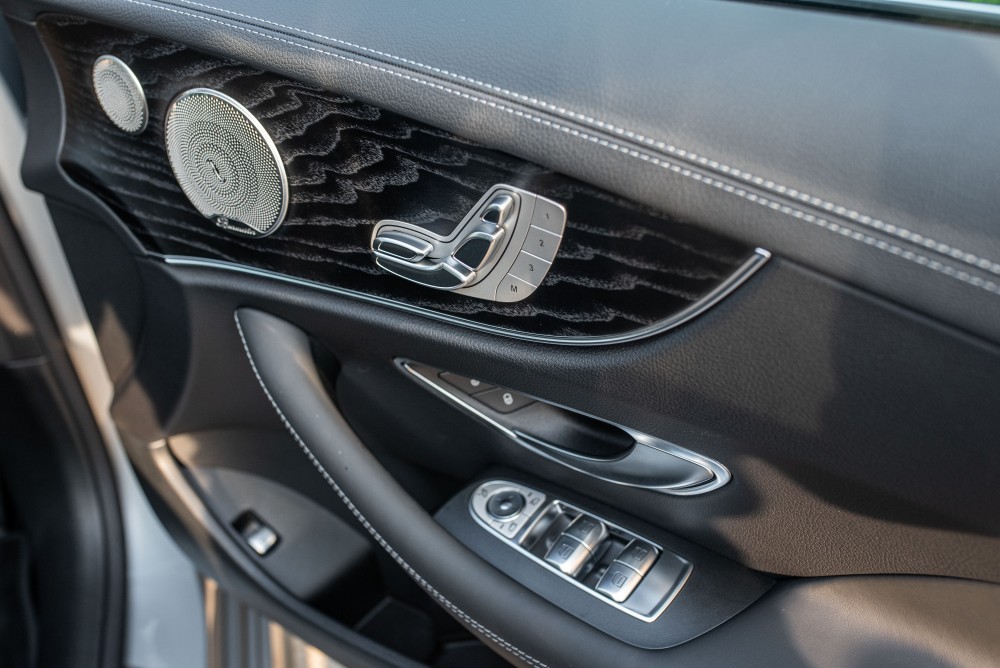 e300 coupe 40 - 奢华 Mercedes-Benz E-Class Coupé 以全新外形和技术推出！