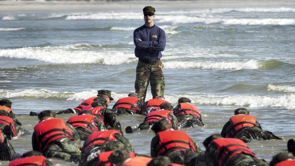 navy seals hell week - 公开 Michael B. Jordan 为了新电影的海军式锻炼！