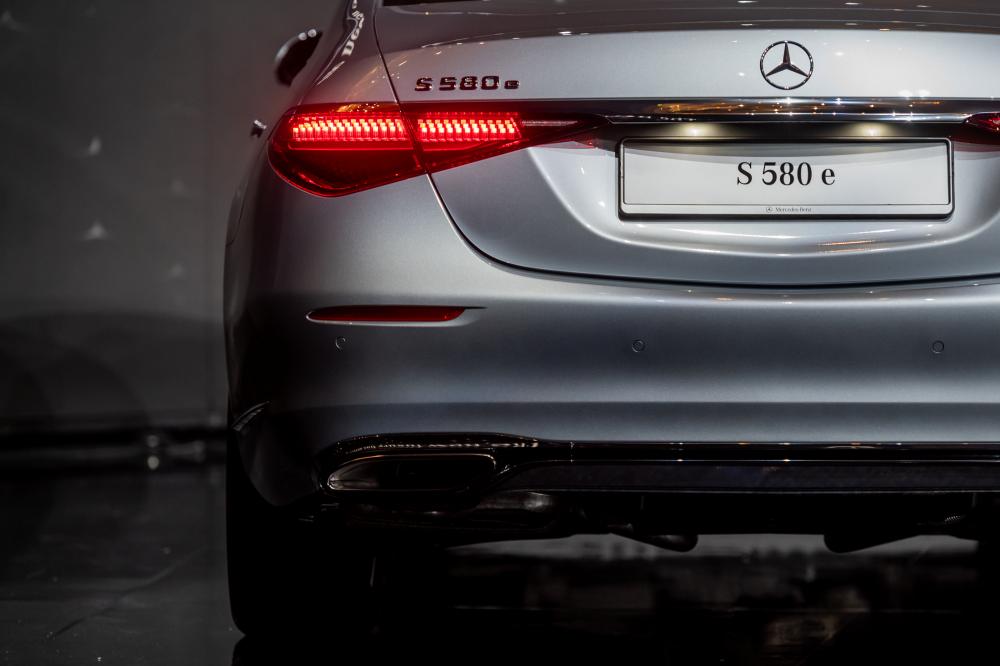 mercedes benz s class 03 - Mercedes-Benz 推出S-Class轿车，缔造豪华汽车的顶峰！