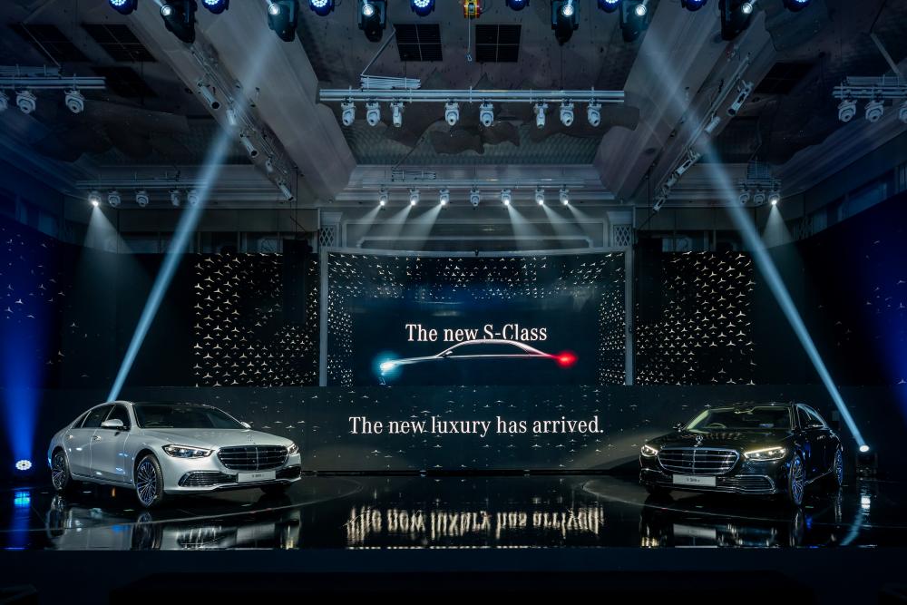 mercedes benz s class 10 - Mercedes-Benz 推出S-Class轿车，缔造豪华汽车的顶峰！