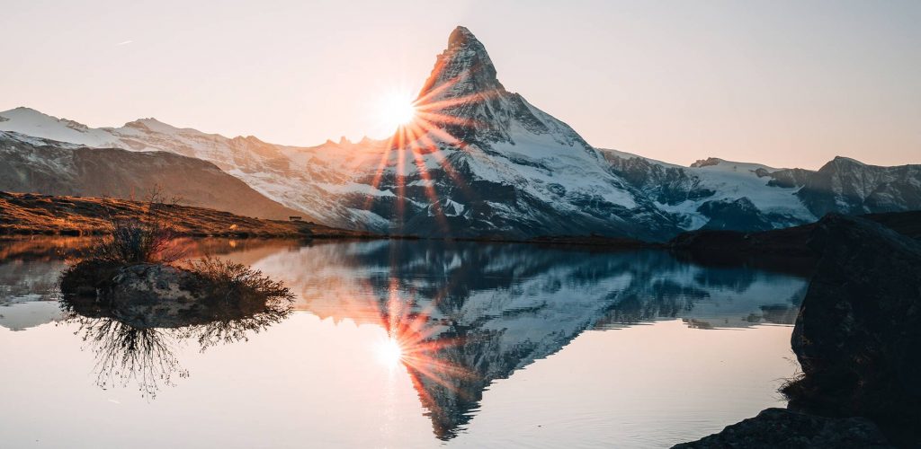 Matterhorn sunrise 1024x500 - 寻觅之行！世界8大登山路线