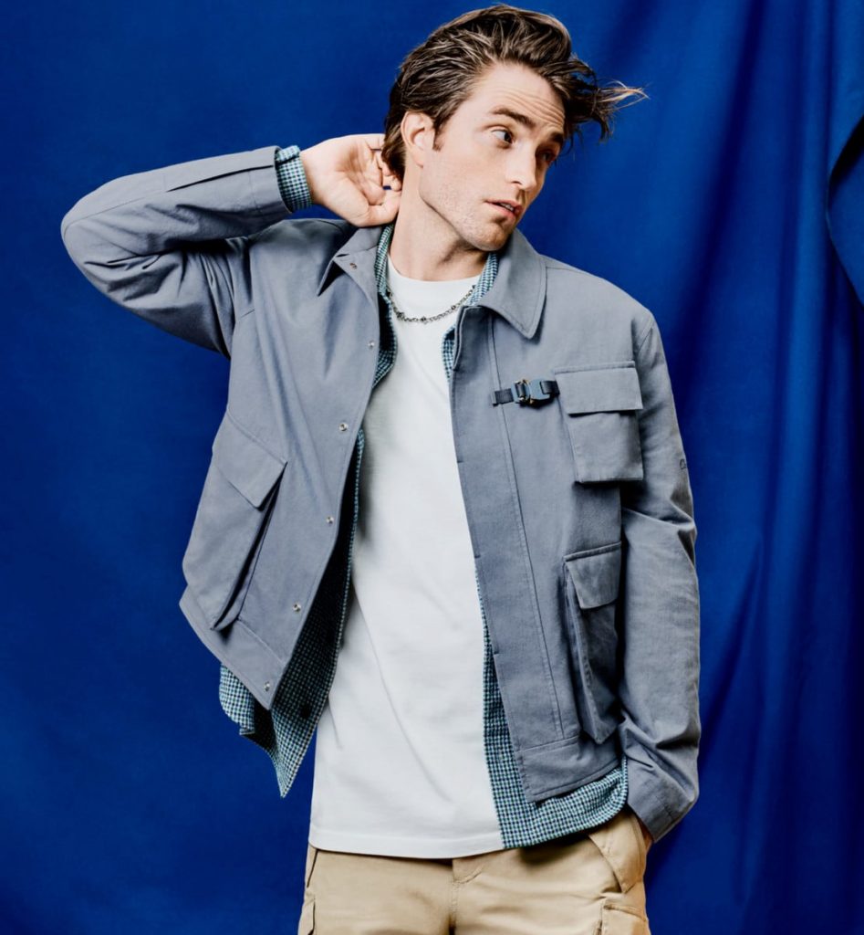 Dior Men Spring 2023 Robert Pattinson jacket 947x1024 - Robert Pattinson 魅力爆棚，演绎 Dior 2023春季广告