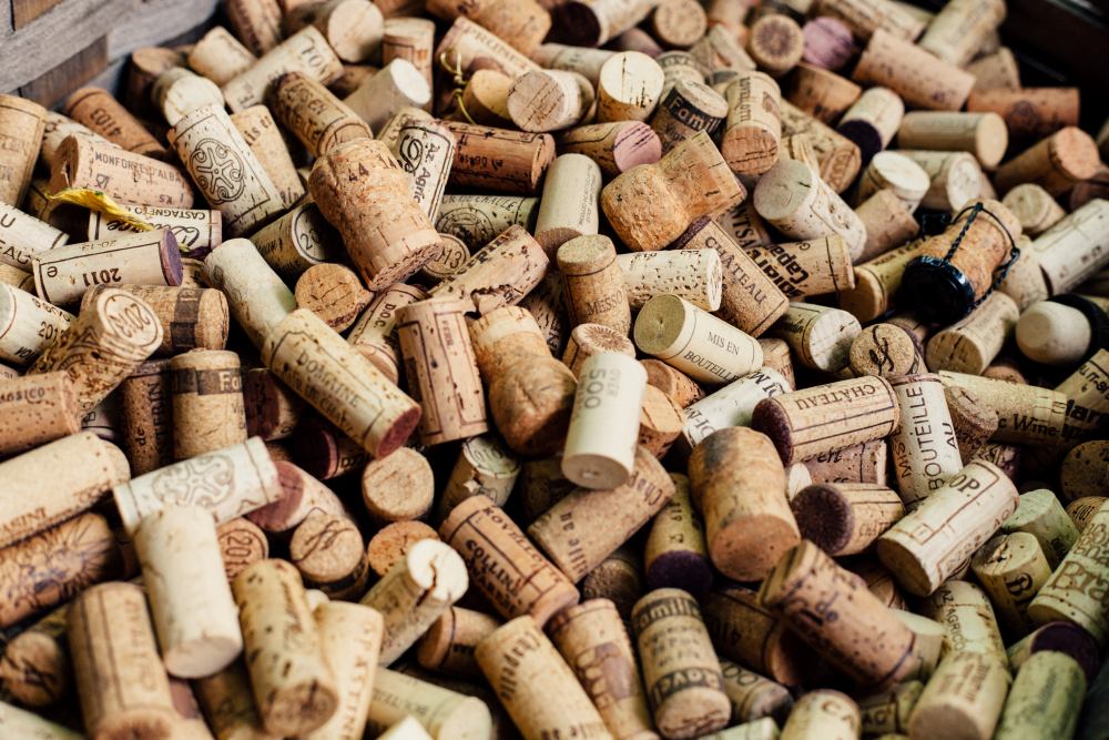 Wine Corks pro - 葡萄酒指南：软木塞VS旋盖封瓶，哪个比较好？