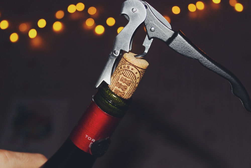 Wine Corks - 葡萄酒指南：软木塞VS旋盖封瓶，哪个比较好？