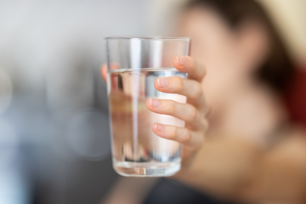 man acne problem drink more water - 男士护肤指南：减轻痘痘和暗疮问题