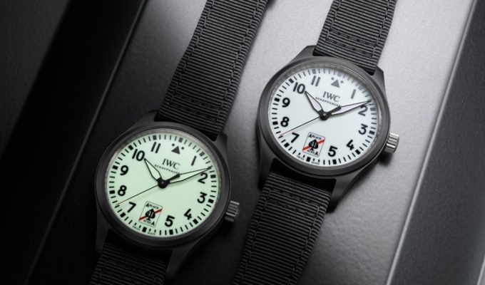 IWC FIRST PILOTS WATCH WITH A FULLY LUMINOUS WHITE DIAL opening 680x400 - 璀璨夜空之美：IWC Pilot's Watch 41 “黑桃A” 特别版